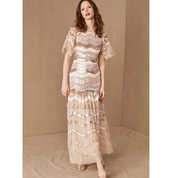 Needle & Thread
Alaska sequin-embellished tulle dress - Picture 3 of 10